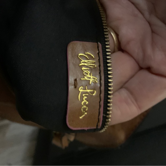 Elliott Lucca calf skin light tan cross over bag. Faro city satchel bag. - Picture 7 of 8